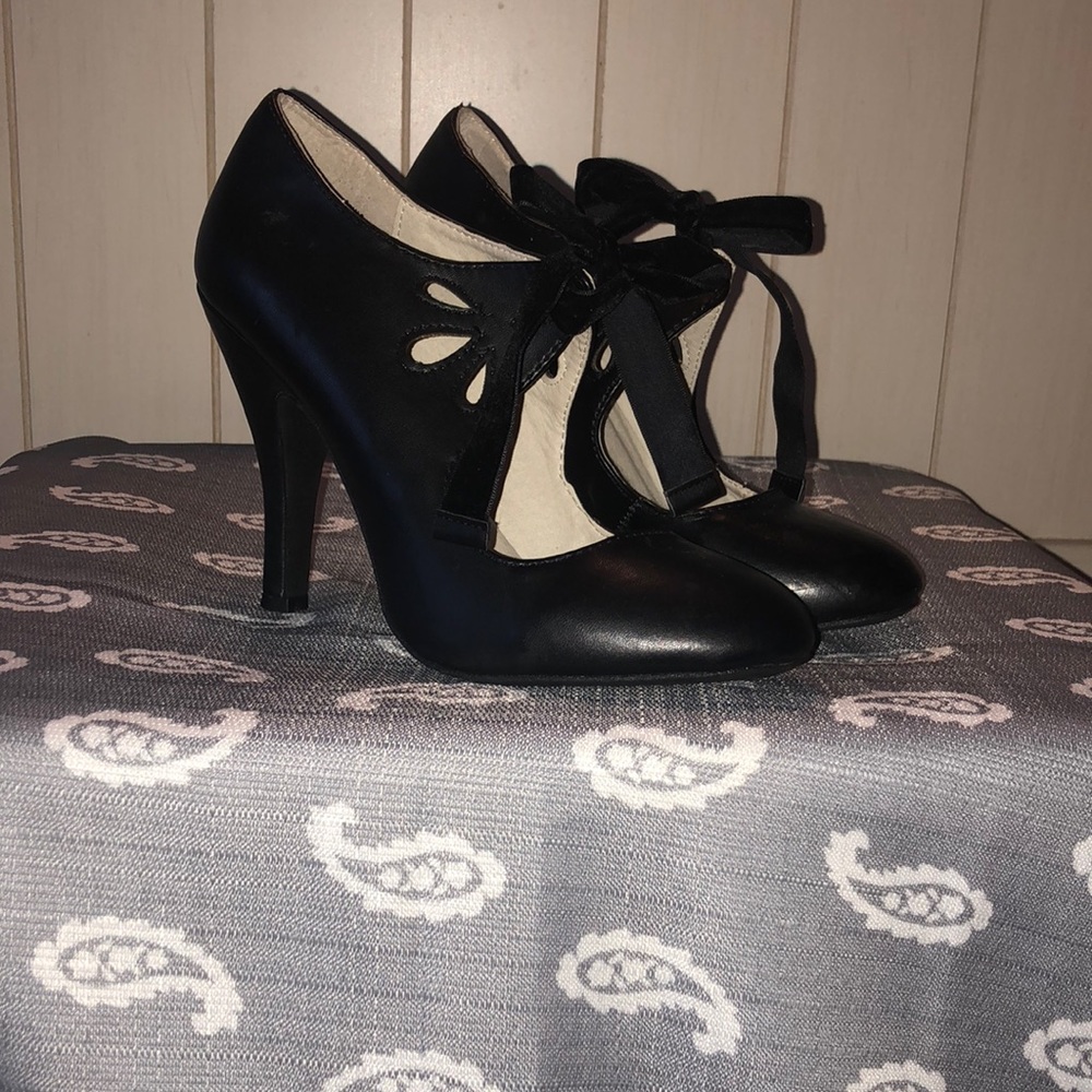 Mojo Moxy Black pumps